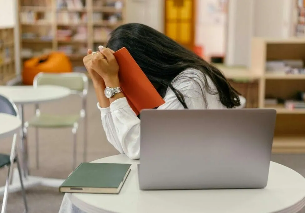 Image-Blog-2-April-2024-for-May-Dont-Let-Fear-Stop-You-Getting-Help-With-Your-Finances