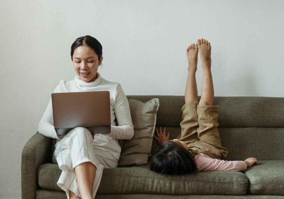 Image-Blog-2-Aug-2022-Telling-Your-Kids-How-Much-You-Earn